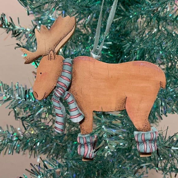 Alaska Moose wood ornament Mary Harper #2 - Picture 10 of 15